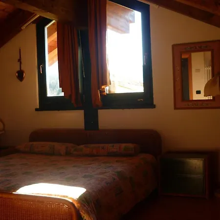 Bed and Breakfast La Capannina Coredo Habitación foto
